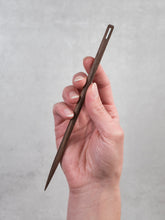 Load image into Gallery viewer, Walnut Tapestry Needle