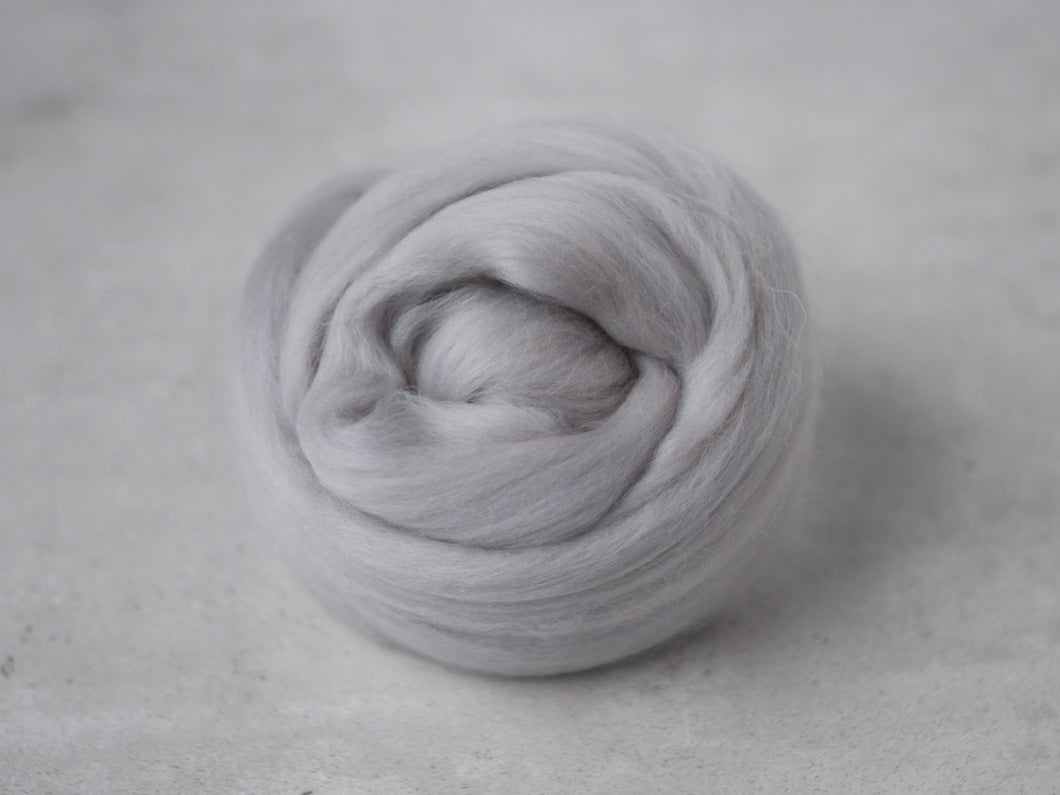 Cloud Merino Wool Roving – Spruce & Linen